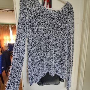 Sweater shirt has no tag , but never been worn